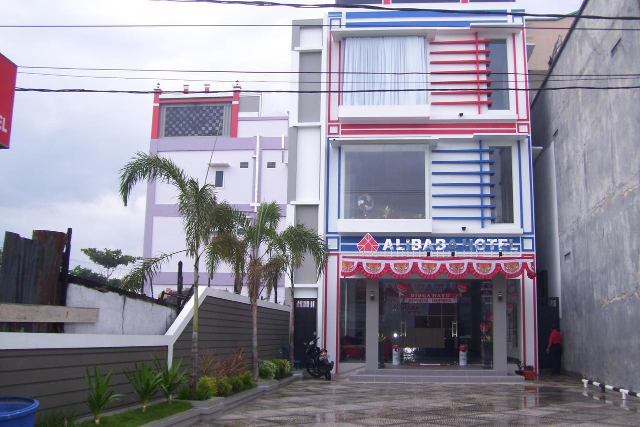 Alibaba Hotel Pangkalan Bun Exterior photo